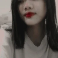 nhỏ lùn (e gái nuôi Bác ca) 😁