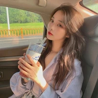 Han Young - Bạn cùng nhóm nu9 -