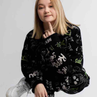 Guzi( mẹ Alina )