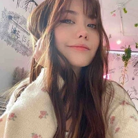 Mona ( mẹ Radion )