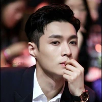 Trương Nghệ Hưng(Lay)