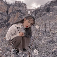 IU