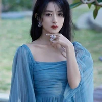 Triệu Lệ Dĩnh ( mẹ anh )