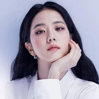 Jisoo ( cô )