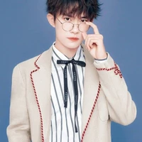 Dịch Dương Thiên Tỉ《A. Trai》