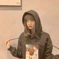 Kim Lisa-lía(chị tae)