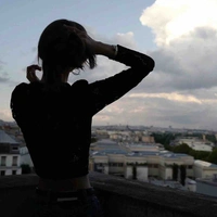 Tác giả bêu đê iu cô li