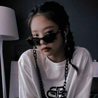 JENNIE