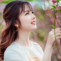 Hồ Quỳnh Hương(  bạn nữ chính)