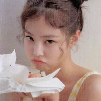 Kim Jennie - Bạn Thân cô( bạn gái Jisoo)