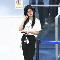Kim Jisoo ( chị )