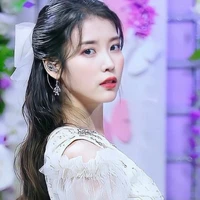 Lee Ji-eun ( IU )