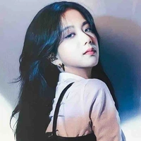 Kim Jisoo - Cô