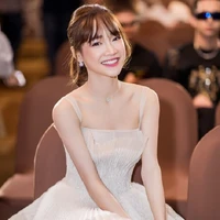 Nhã Phương ( mẹ Ngân )