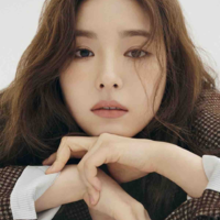 SHIN SE KYUNG 