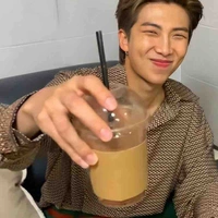 Kim Namjoon- ba cụa Taehyung 