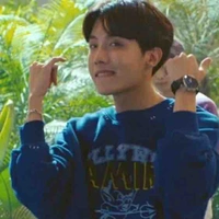 Jung Hoseok- ba của Y