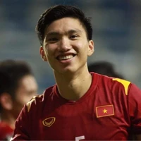 văn hậu