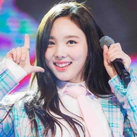 Nayeon 