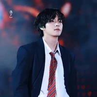 Kim Taehyung -Hắn