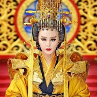 Hoàng hậu (mẹ Y/n)