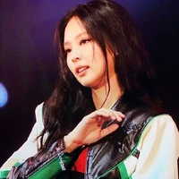 Kim Jennie-em