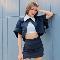 liz ( chị hai Sara)