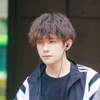 Dịch Dương Thiên Tỉ