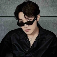 J-Hope/anh họ Jimin