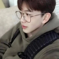 Trung Lập Tùng ( anh họ nu9)