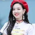 nayeon(bạn cô)
