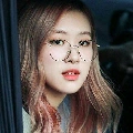 rose(bạn cô)