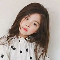 TUYẾT Y lúc nhỏ