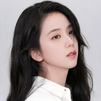 Kim Jisoo (cô)