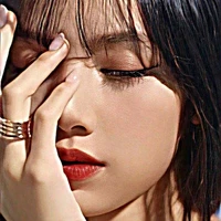 Lisa-Ẻm:)