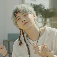 Min Yoongi - Suga