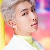 KIM NAMJOON(ba của tae)
