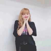 Jeon Lisa-Lía(chị Y)