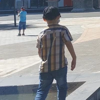 Thằng lùn nhà tui