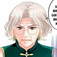 Gia chủ bạch gia( bà của Bạch Sơ Hiểu)