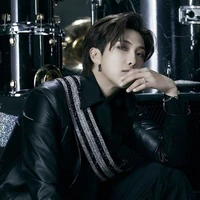 Kim Namjoon ( ba tae)