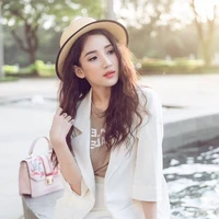 Hoàng Quyên ( em họ Ngọc và Minh Hy)