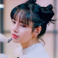 Lía ( chị Kook)