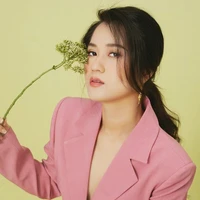 Lâm Vỹ Dạ (Mẹ Huy)