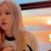 Pyn đang bận hẹn hò với Chaengie:>