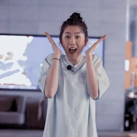 Thuý Ngân (chị 3 anh)