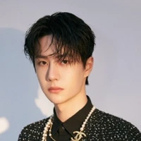 vương nhất bác