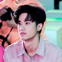 Tay *anh trai gulf*