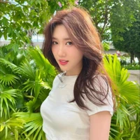 Thúy Ngân (con gái Lê Tổng )