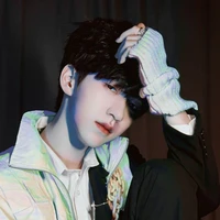 Vương/Hạ Tuấn Lâm- anh